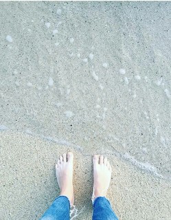 Lou Doillon feet photo 7
