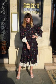 Lou Doillon feet photo 11