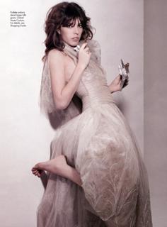 Lou Doillon feet photo 7