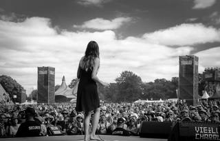 Lou Doillon feet photo 15