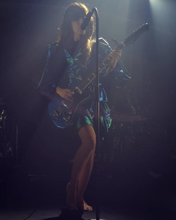 Lou Doillon feet photo 12