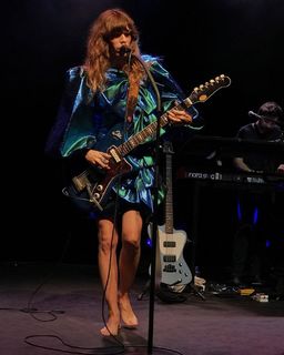 Lou Doillon feet photo 6