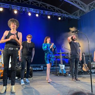 Lou Doillon feet photo 3