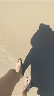 Lou Doillon feet photo 13