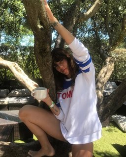 Lou Doillon feet photo 16