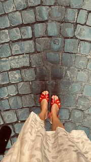 Lou Doillon feet photo 9
