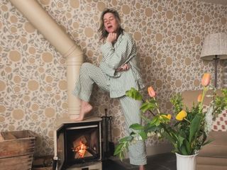 Lou Sanders feet photo 14
