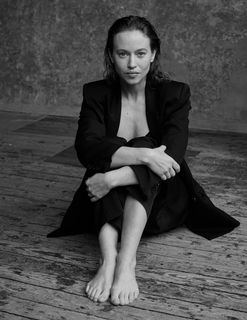 Lou de Laâge feet photo 1