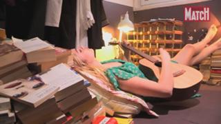 Louane Emera feet photo thumbnail