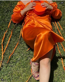 Louane Emera feet photo thumbnail