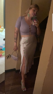 Louane Emera feet photo thumbnail