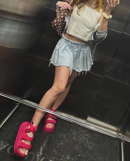 Loud Thaiga feet photo 10