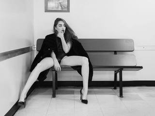 Louisa Connolly-Burnham feet photo 15
