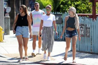 Louisa Johnson feet photo thumbnail