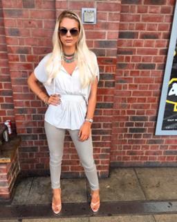 Louisa Johnson feet photo thumbnail