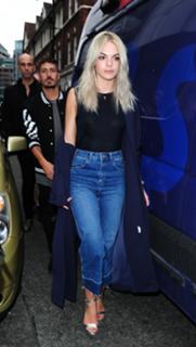 Louisa Johnson feet photo thumbnail