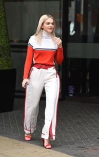 Louisa Johnson feet photo thumbnail