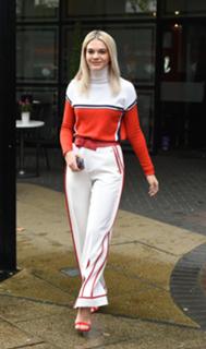 Louisa Johnson feet photo thumbnail