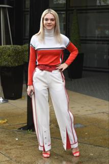 Louisa Johnson feet photo thumbnail