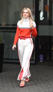 Louisa Johnson feet photo thumbnail