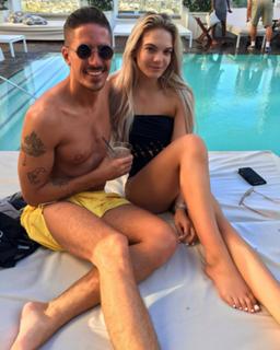 Louisa Johnson feet photo thumbnail