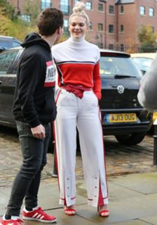 Louisa Johnson feet photo thumbnail