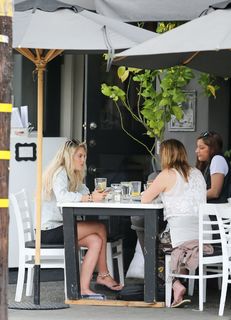 Louisa Johnson feet photo thumbnail