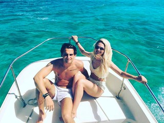 Louisa Johnson feet photo thumbnail