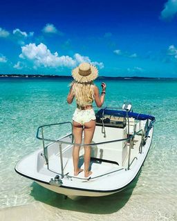 Louisa Johnson feet photo thumbnail