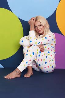 Louisa Johnson feet photo thumbnail