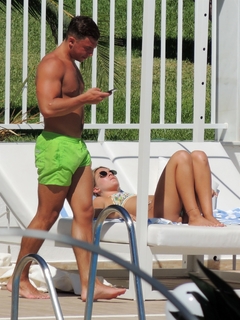 Louisa Johnson feet photo thumbnail