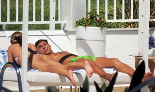 Louisa Johnson feet photo thumbnail