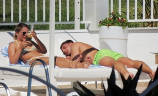 Louisa Johnson feet photo thumbnail