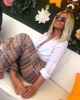 Louisa Johnson feet photo thumbnail