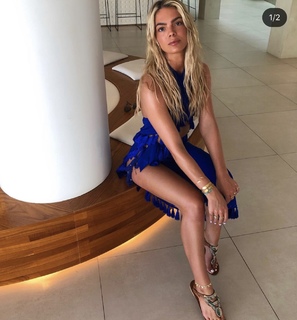 Louisa Johnson feet photo thumbnail