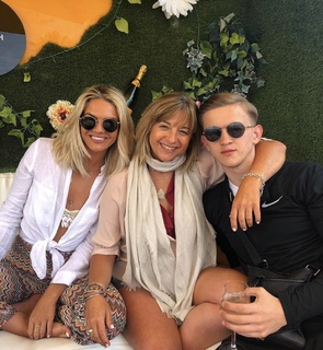 Louisa Johnson feet photo thumbnail