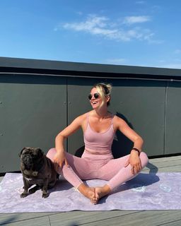 Louisa Johnson feet photo thumbnail