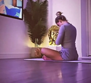 Louisa Johnson feet photo thumbnail