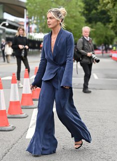 Louisa Johnson feet photo thumbnail