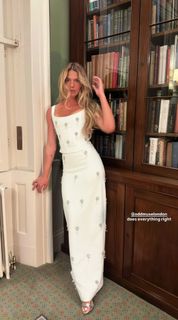 Louisa Johnson feet photo thumbnail