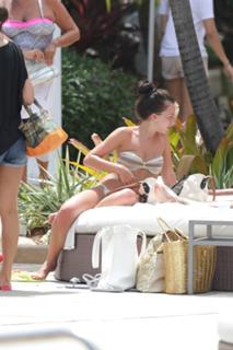 Louisa Lytton feet photo thumbnail