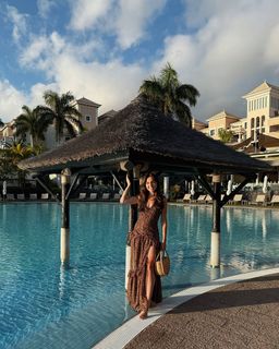 Louisa Lytton feet photo thumbnail