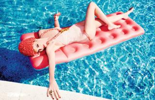 Louise Bourgoin feet photo thumbnail