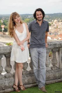 Louise Bourgoin feet photo thumbnail