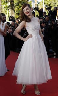 Louise Bourgoin feet photo thumbnail