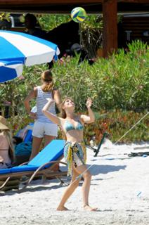 Louise Bourgoin feet photo thumbnail