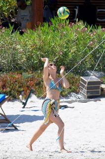 Louise Bourgoin feet photo thumbnail