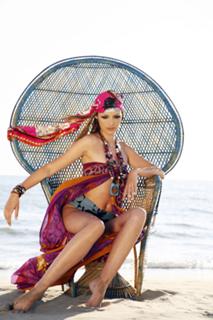 Louise Bourgoin feet photo thumbnail