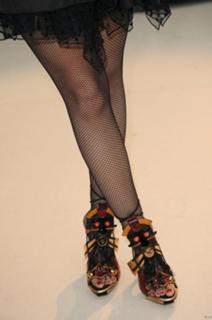 Louise Bourgoin feet photo thumbnail