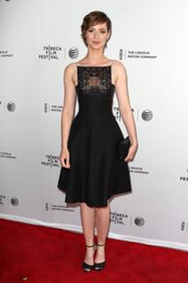 Louise Bourgoin feet photo thumbnail